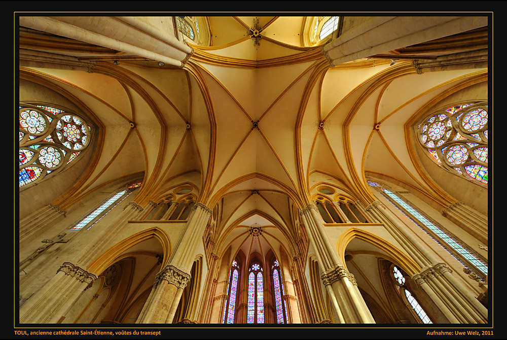 Toul, ehem. Kathedrale Saint-Étienne, Blick in die Gewölbe des Querschiffes (F, Meurthe-et-Moselle)