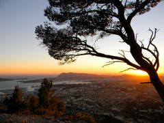 Toulon (ouest), vu depuis le Faron