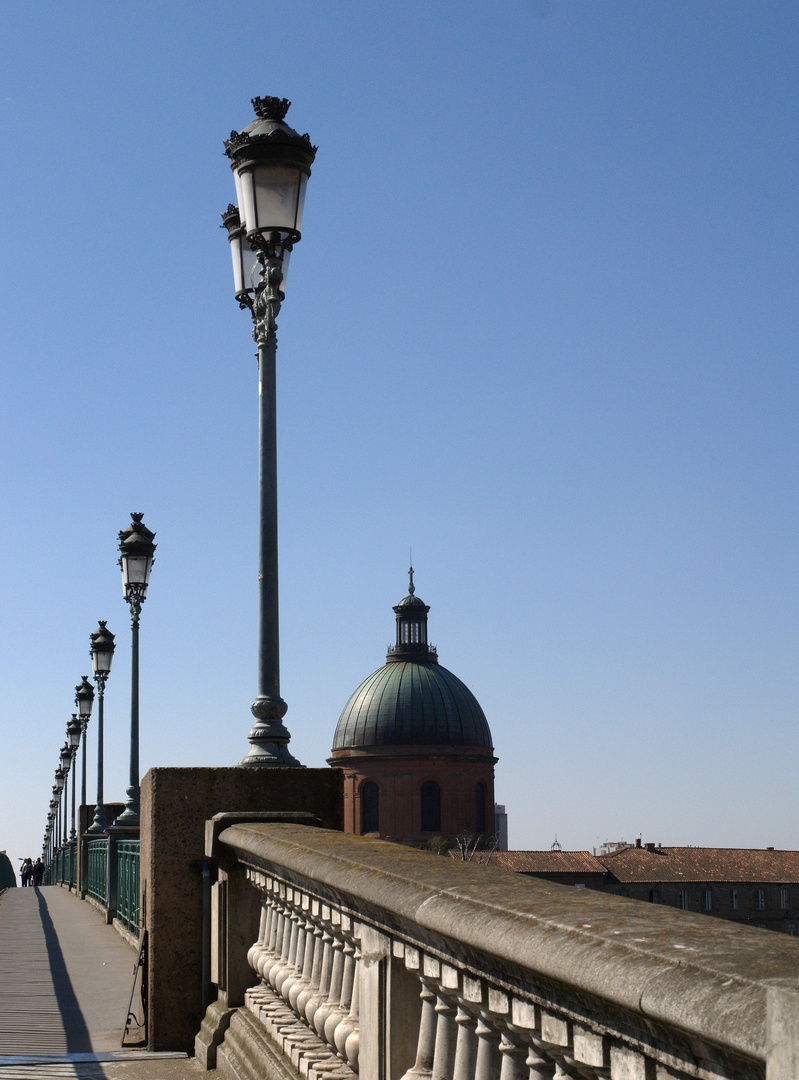 Toulouse 17 - Le pont St Pierre et le Dôme de la Grave