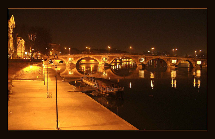 Toulouse bei Nacht.