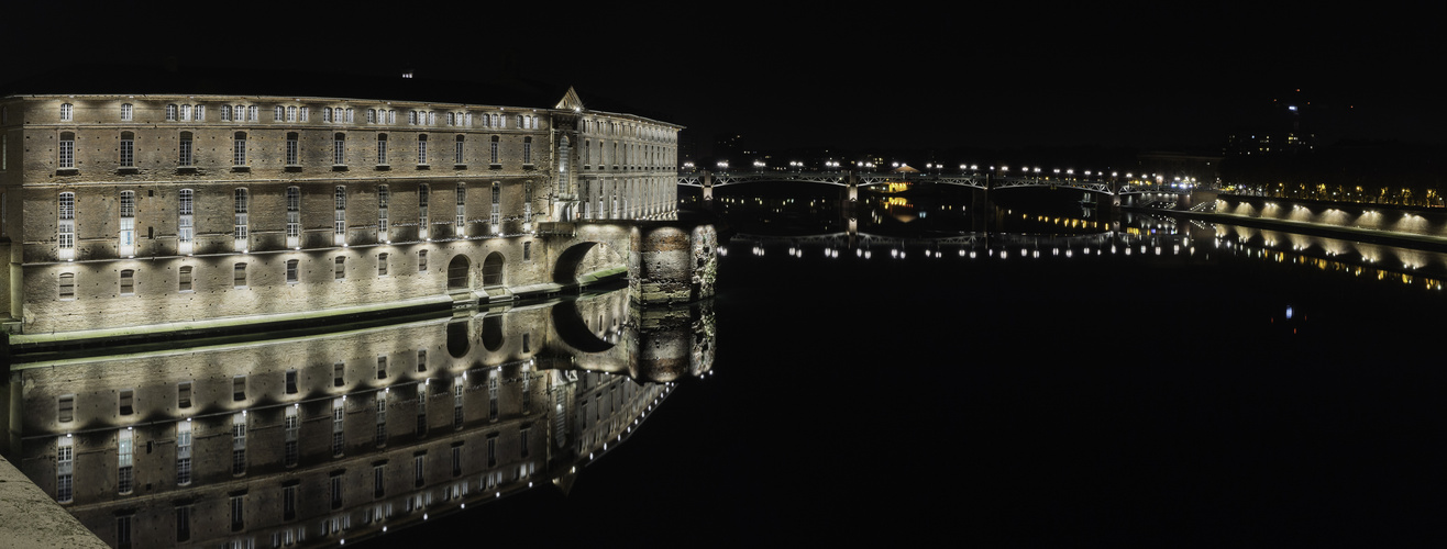 TOULOUSE (France),  AUTOUR DE LA GARONNE-Panorama