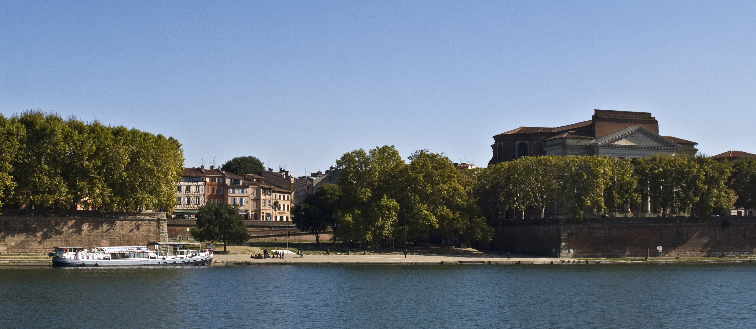 Toulouse : La Garonne et la Basilique Notre-Dame de la Daurade