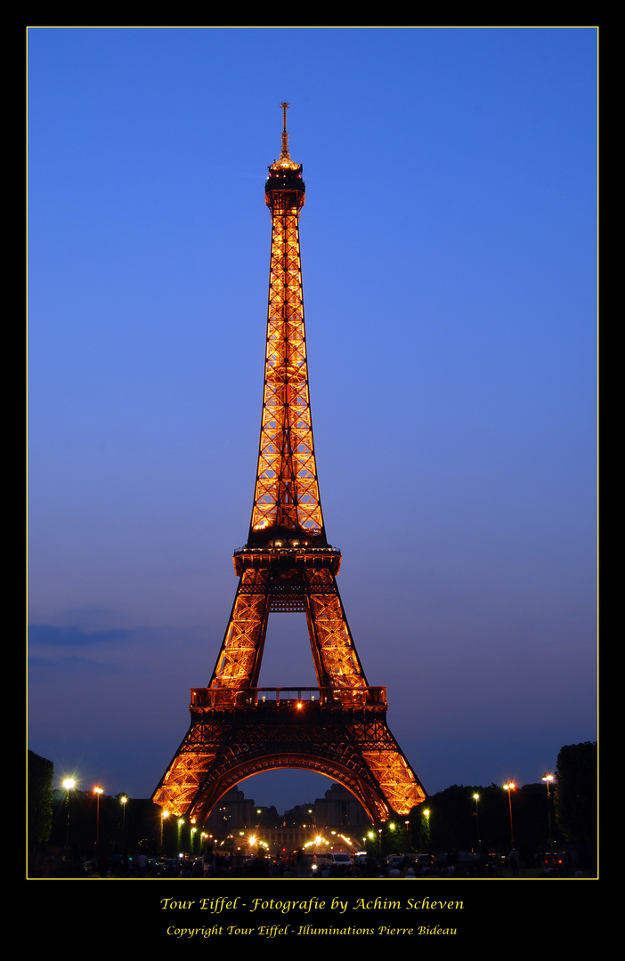 Tour Eiffel bei Nacht