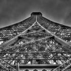 ~ Tour Eiffel B&W ~