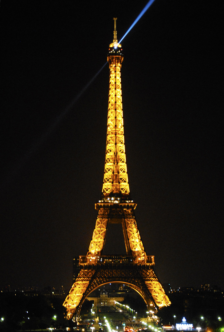 Tour Eiffel by Night