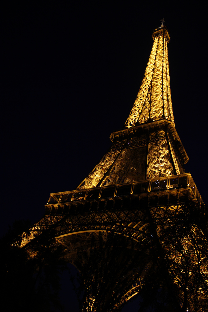 tour Eiffel by night