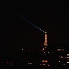 Tour Eiffel depuis la fenêtre d'un appartement