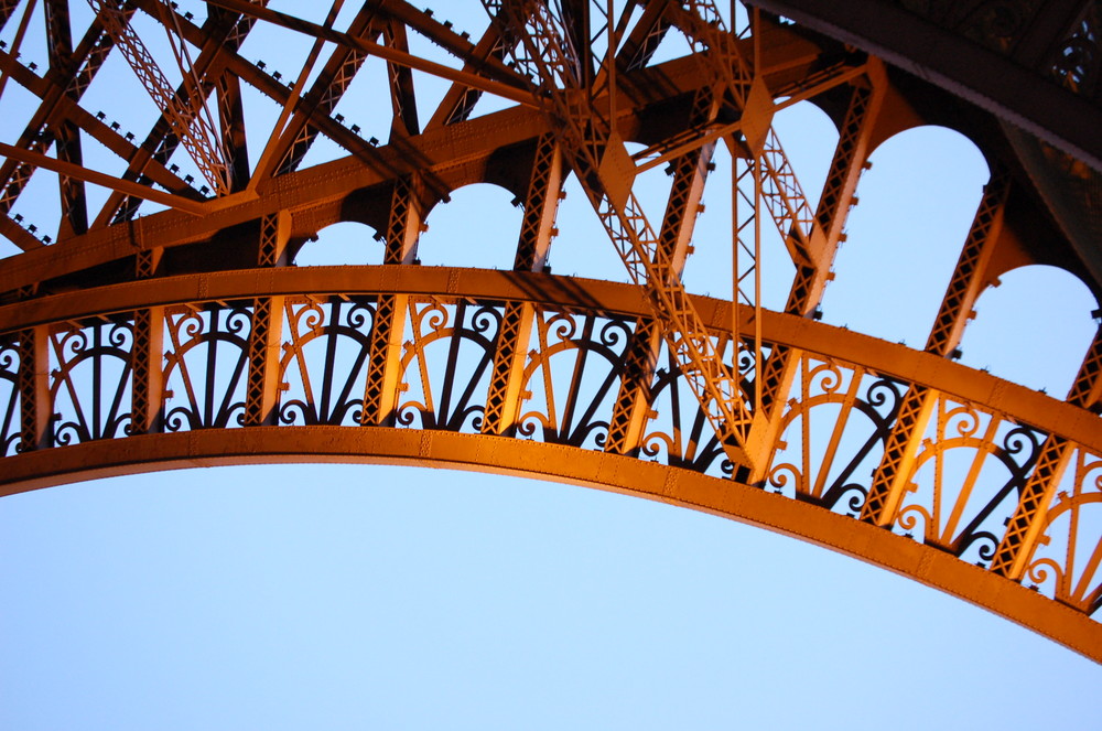 Tour Eiffel, détails au coucher du soleil