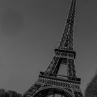 Tour Eiffel - Dressed in Black
