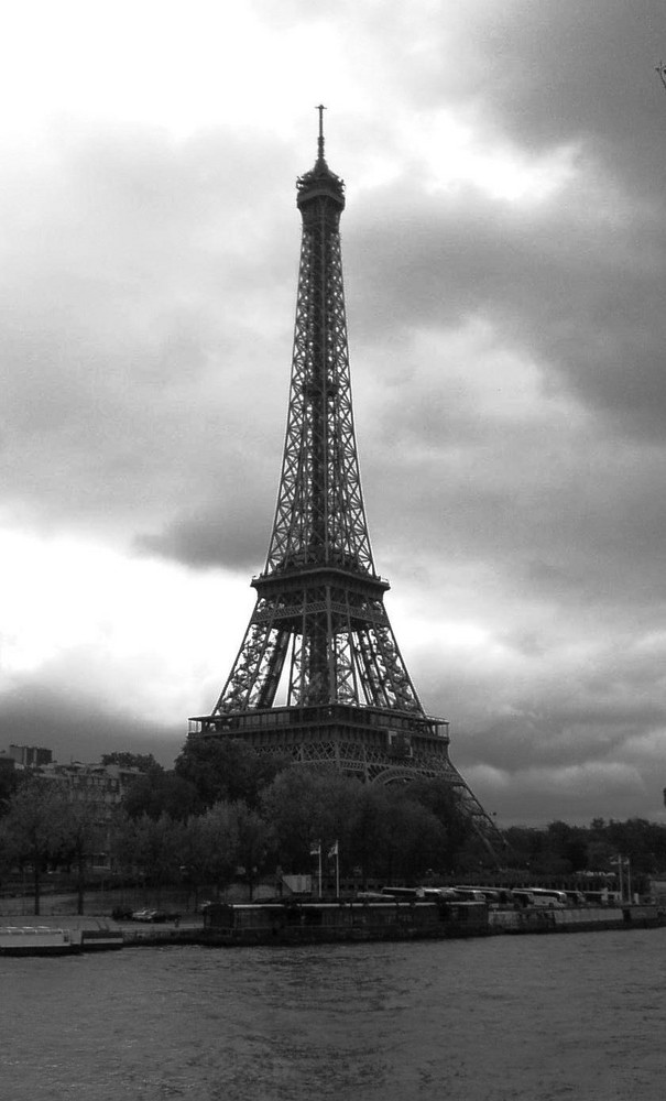 TOUR EIFFEL