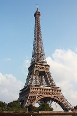 Tour Eiffel von der Seine aus gesehen