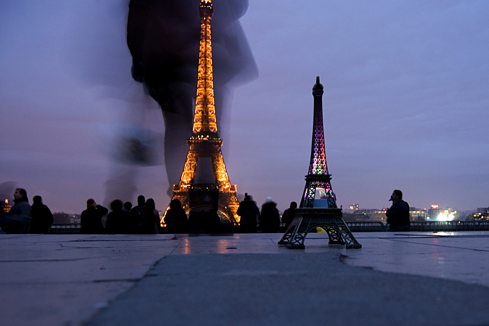 Tour Eiffel.............einer läuft doch immer durchs Bild