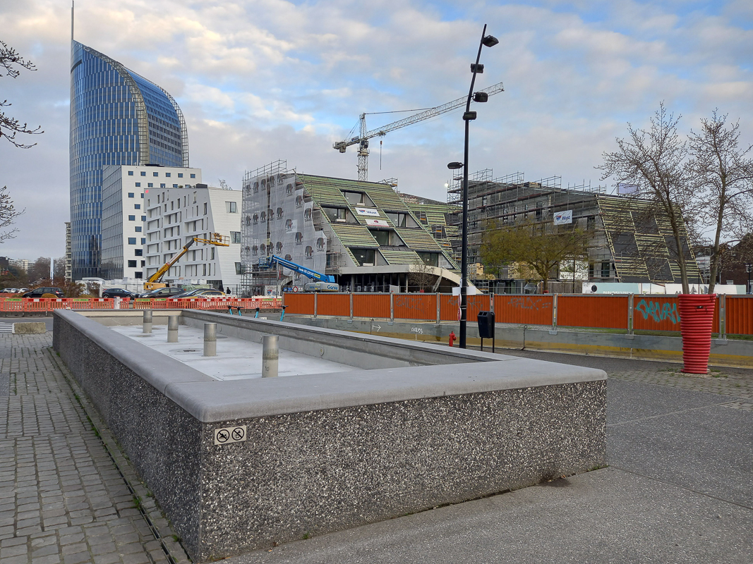 Tour Paradis und Neubau an die Rue Paradis Liège (B)