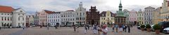 Touristen auf dem Marktplatz von Wismar