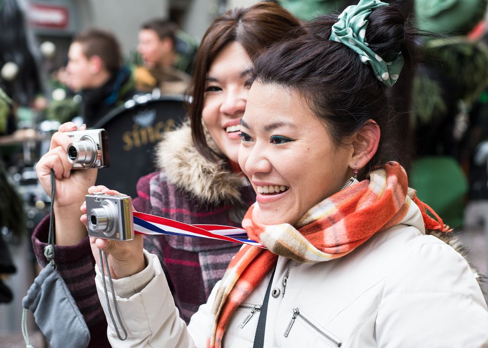 Touristen erfreuen sich an der Luzerner Fasnacht