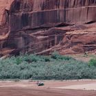 Touristen-LKW unterwegs im Reservat der Navajo im Canyon de Chelly, USA