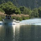 Touristenboot auf der Cetina