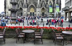 Touristensaison am Kölner Dom