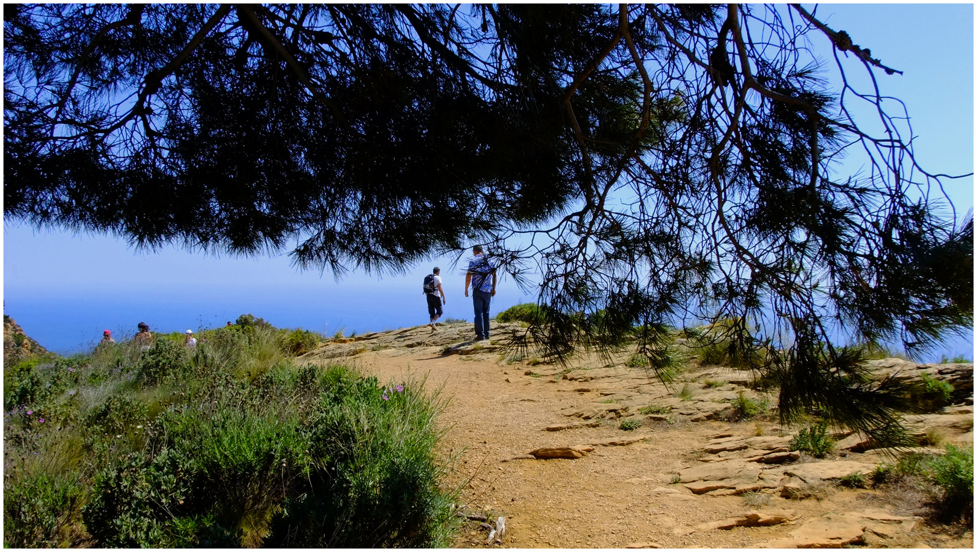 Touristes dans les calanques