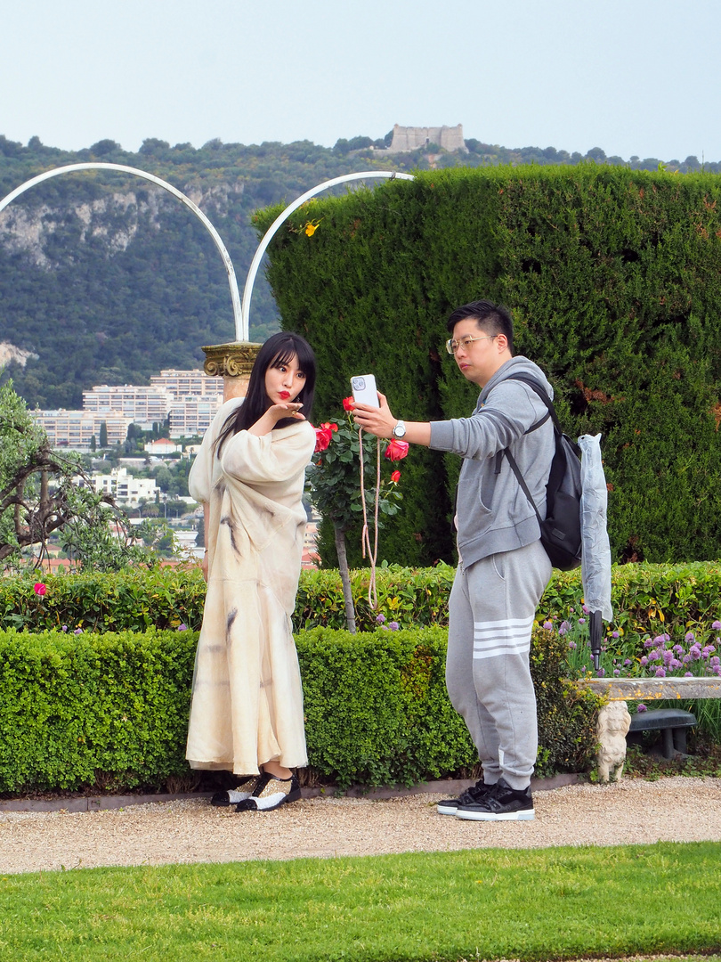 Touristes japonais dans le jardin de la Villa Ephrussi