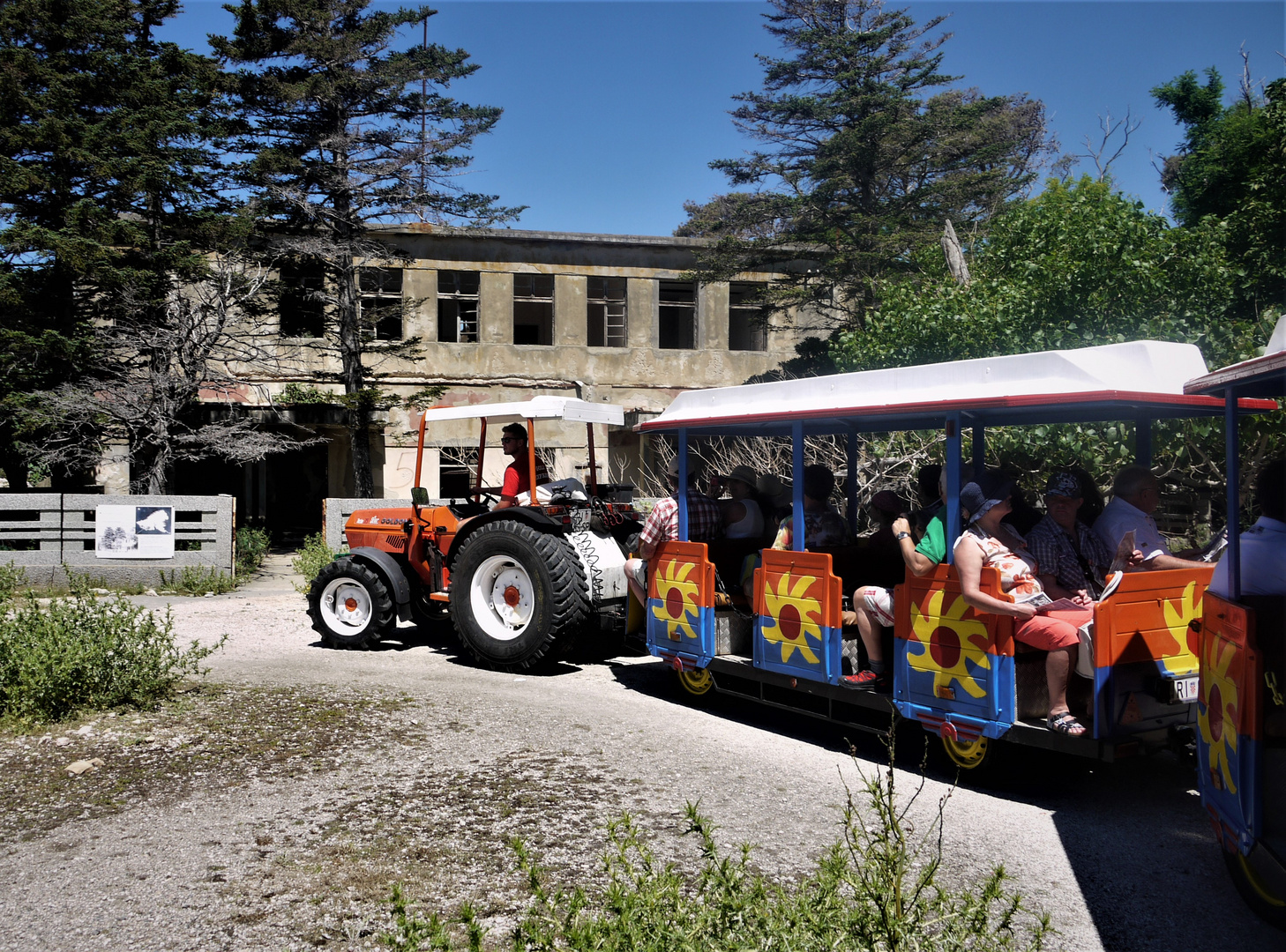 Touristisches Mahnmal - Die Goli Express Tour