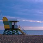 Tourné vers la mer.