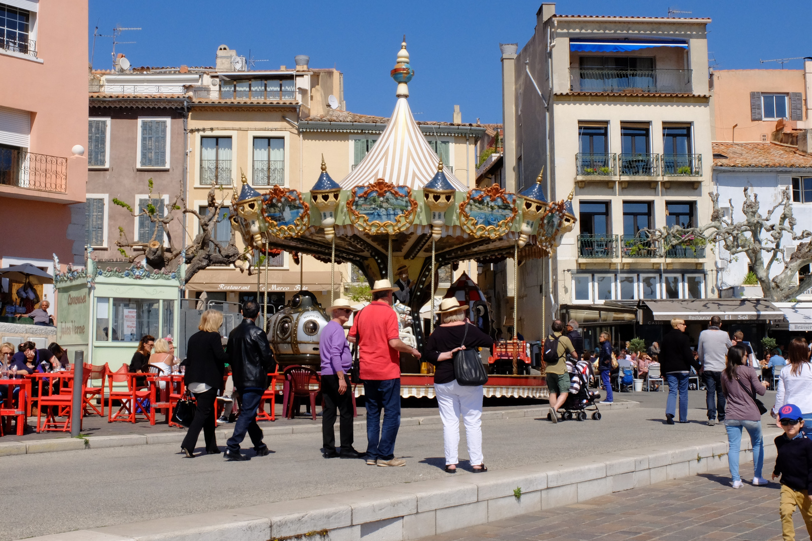 Tournez manège...