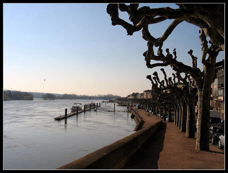 TOURNUS SUR SAÔNE, BURGUND