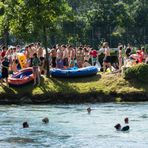 "Tout Berne" beim Aareschwimmen...