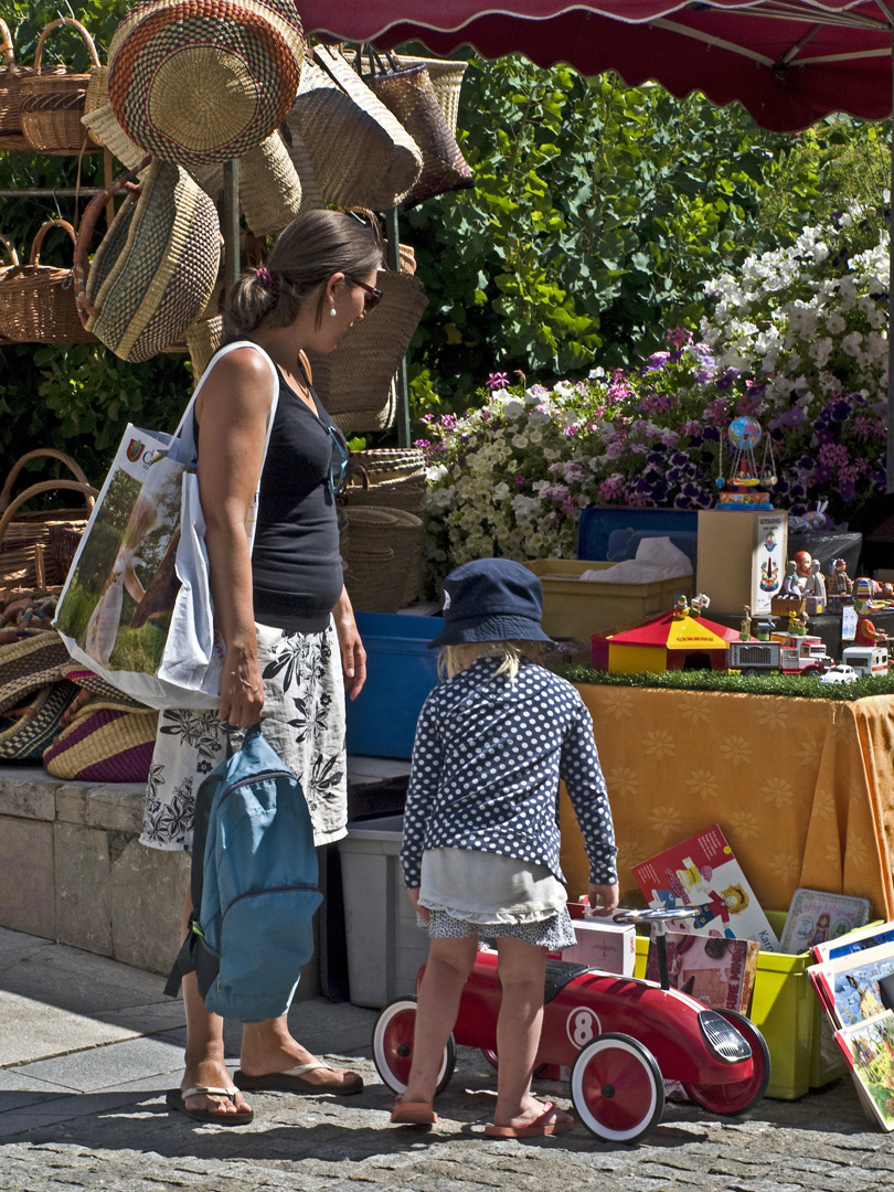 Tout l’attrait et le charme du marché  --  Condom (Gers)  --  Anziehungskraft des Marktes