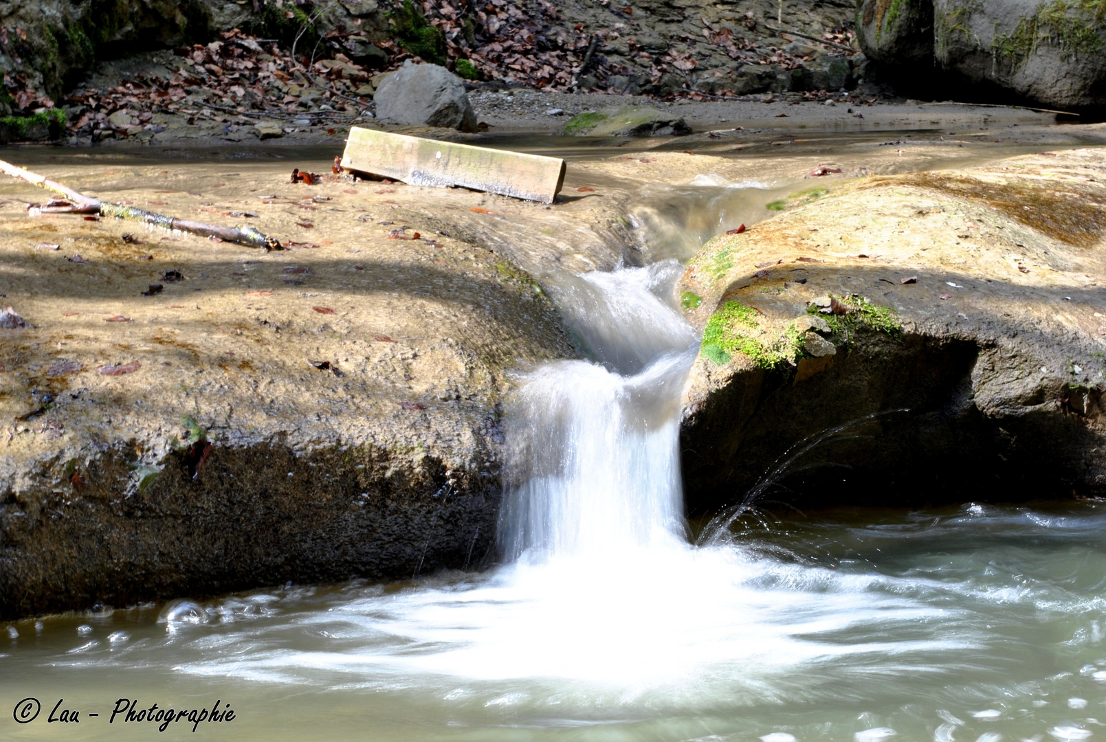 Toute petite chute d'eau dans la vallée du Gottéron