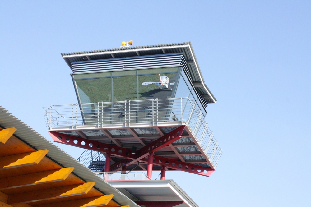 Tower am Flugplatz Pohlitz