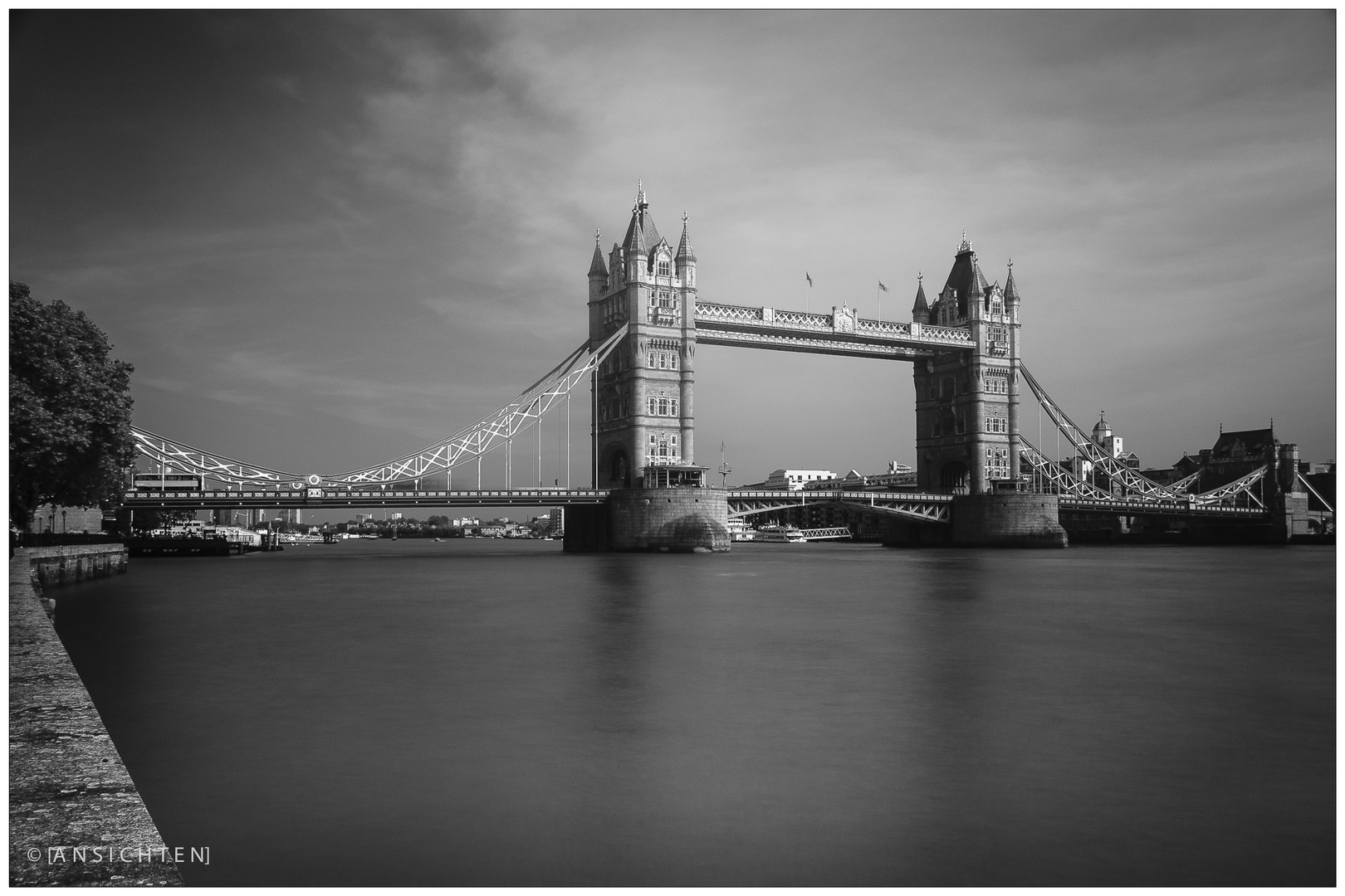 [tower bridge]