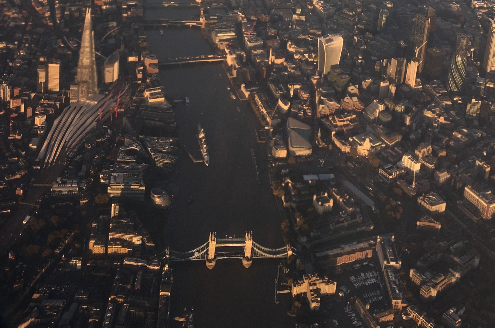 Tower Bridge and City of London ...