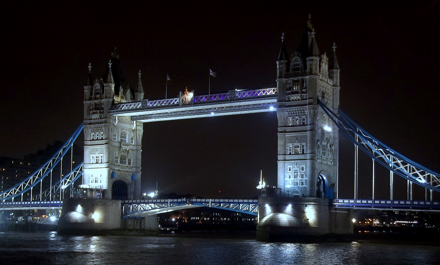 Tower Bridge bei Nacht