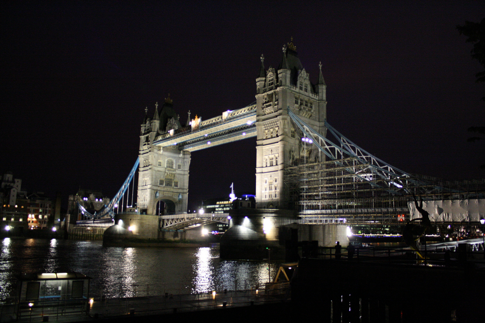 Tower Bridge bei Nacht