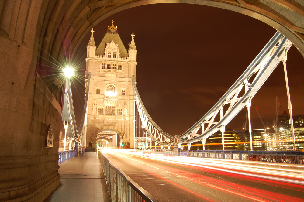 Tower Bridge bei Nacht