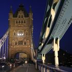 Tower Bridge bei Nacht