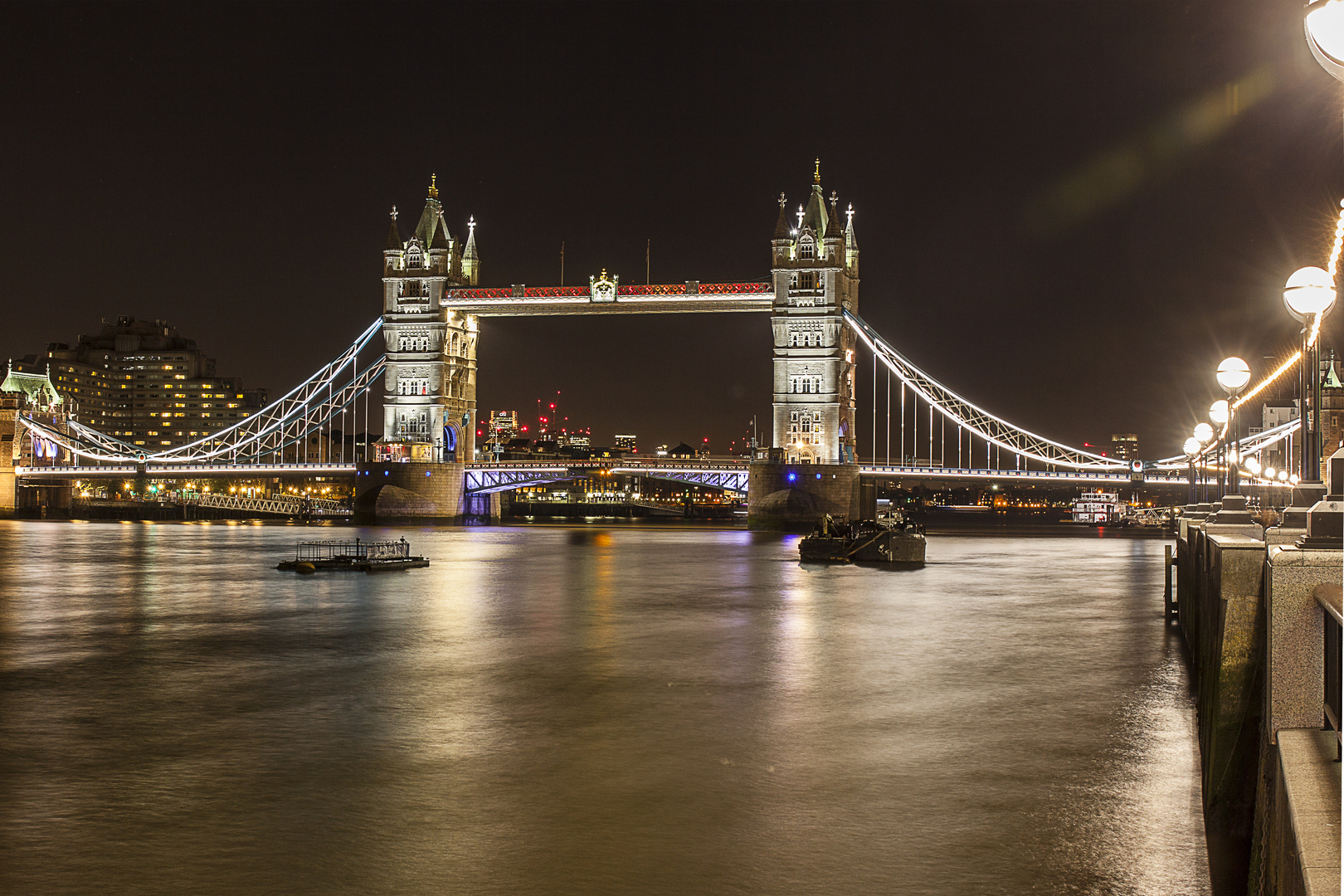 Tower Bridge bei Nacht