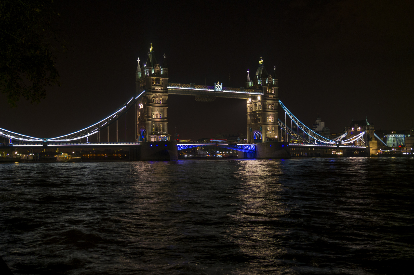 Tower Bridge bei Nacht