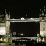 Tower Bridge bei Nacht