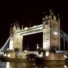 Tower Bridge bei Nacht