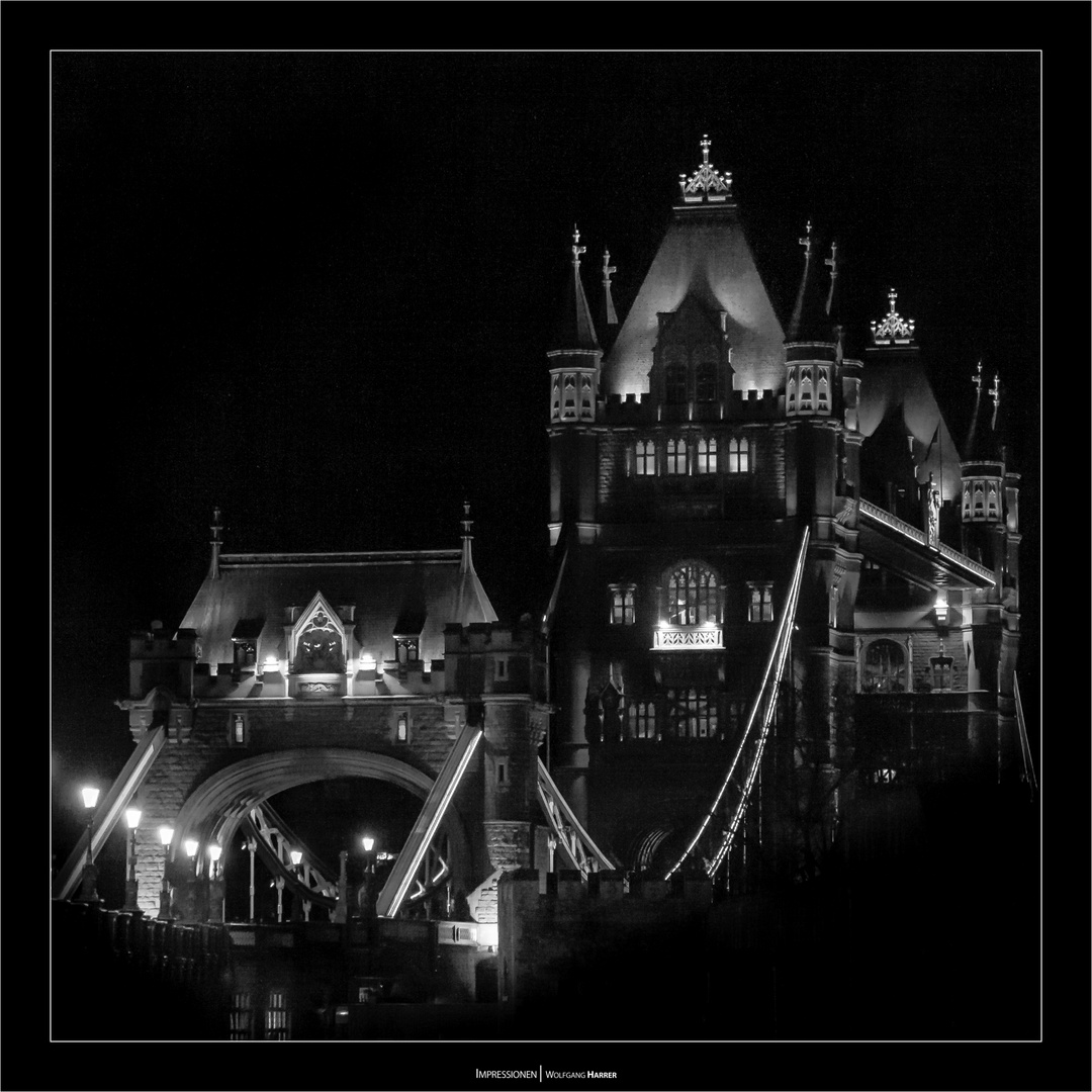 Tower Bridge bei Nacht