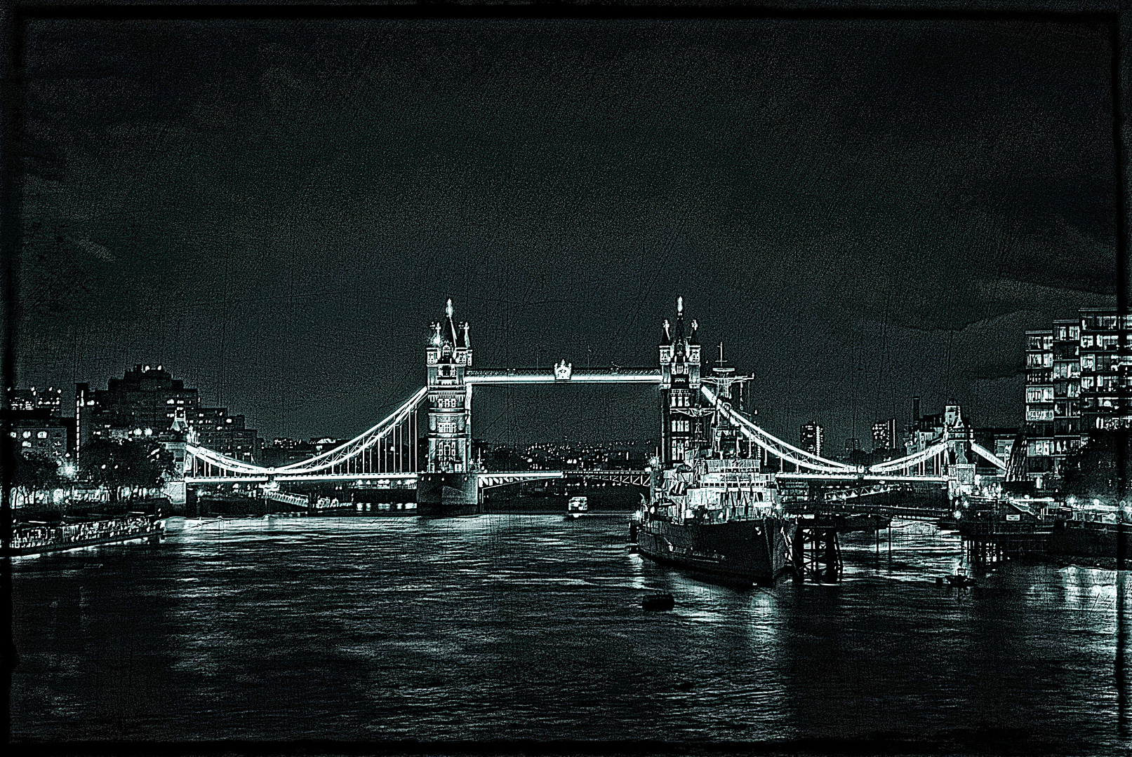 Tower Bridge bei Nacht oder wenn Jungs mit dem Regler spielen