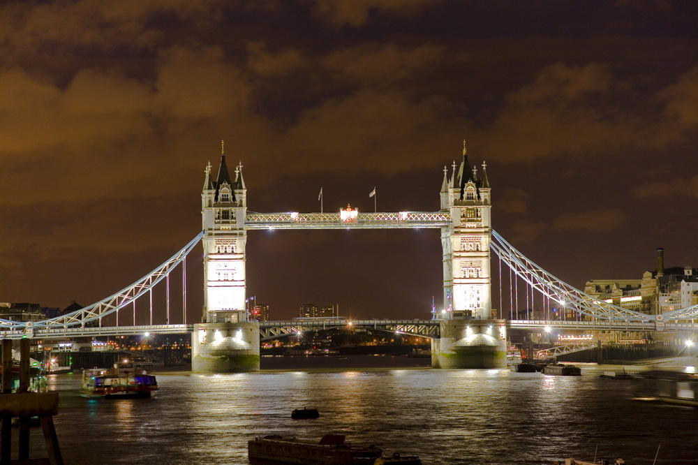 Tower Bridge by night - immer wieder schön