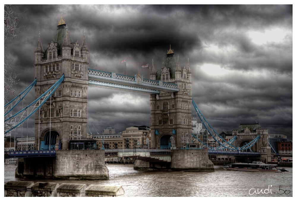 ... Tower Bridge ...