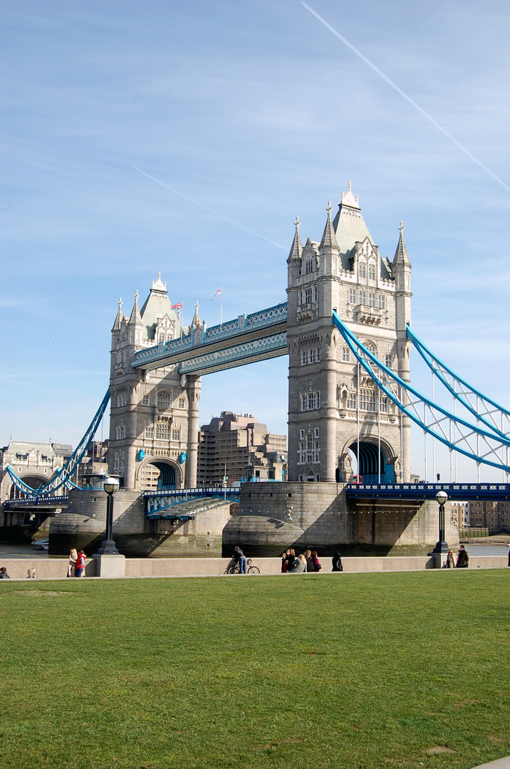 Tower Bridge ganz ohne Regen