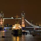 Tower Bridge illuminiert