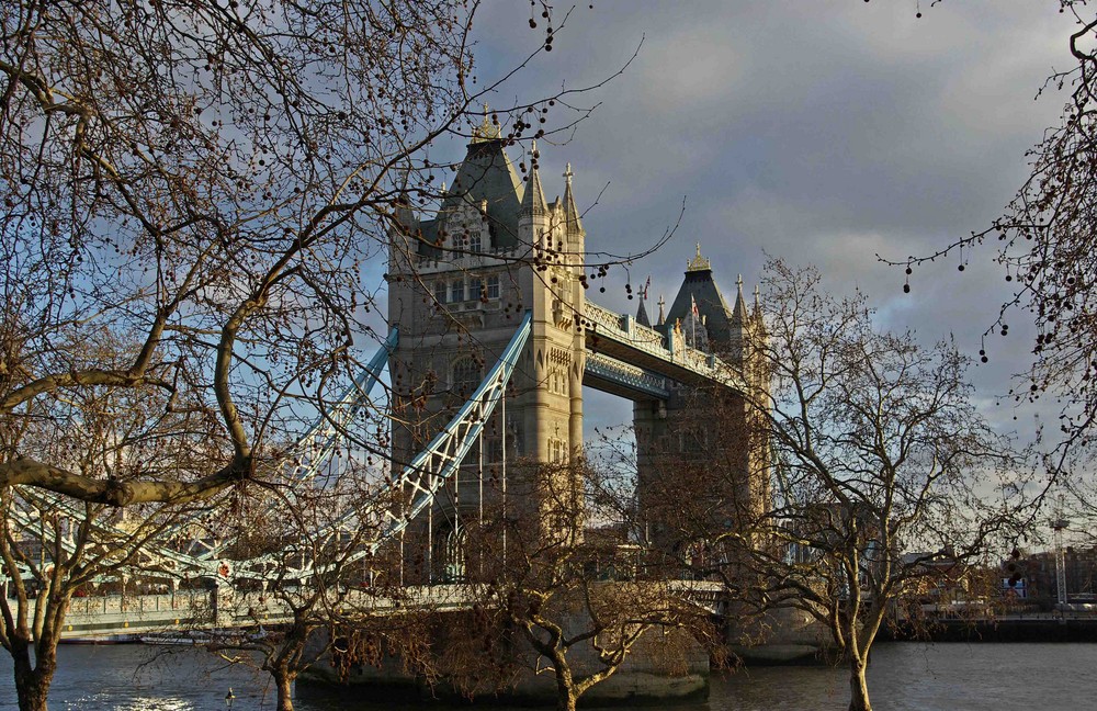 Tower Bridge im Frühjahr