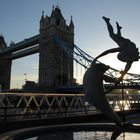 Tower Bridge im Gegenlicht